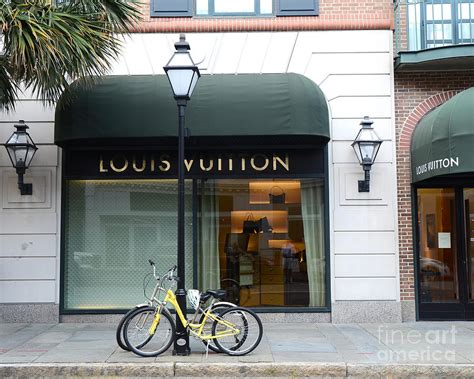 charleston louis vuitton store.